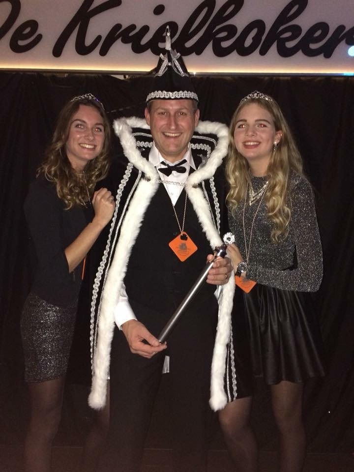 Prins Hans 1 en zijn prinsessen. (Foto: aangeleverd)