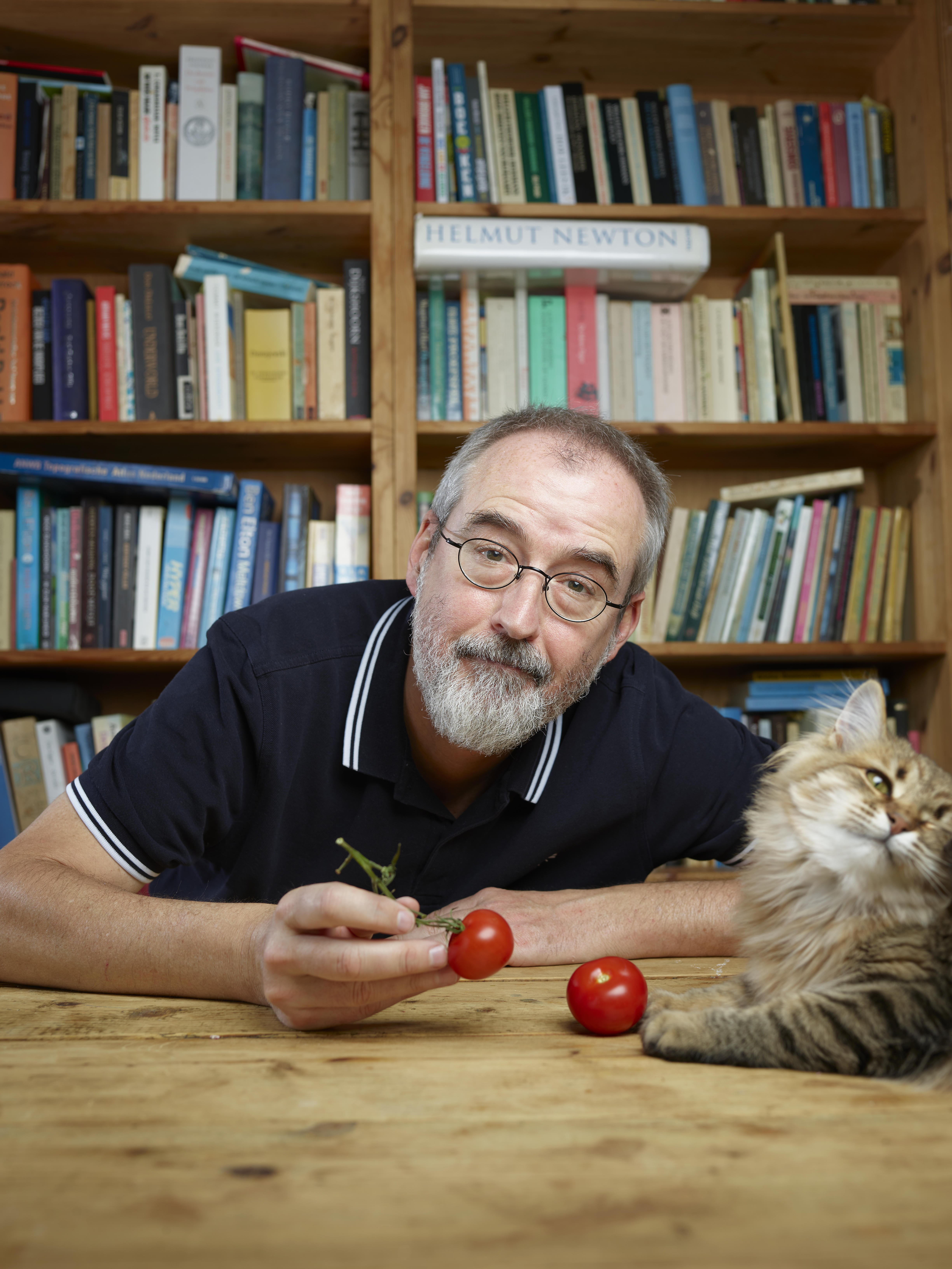 Giphart schreef kookboeken met de grootste chefs en wijnkenners van Nederland en is een wandelende culinaire encyclopedie. (Foto: Merlijn Doomernik)