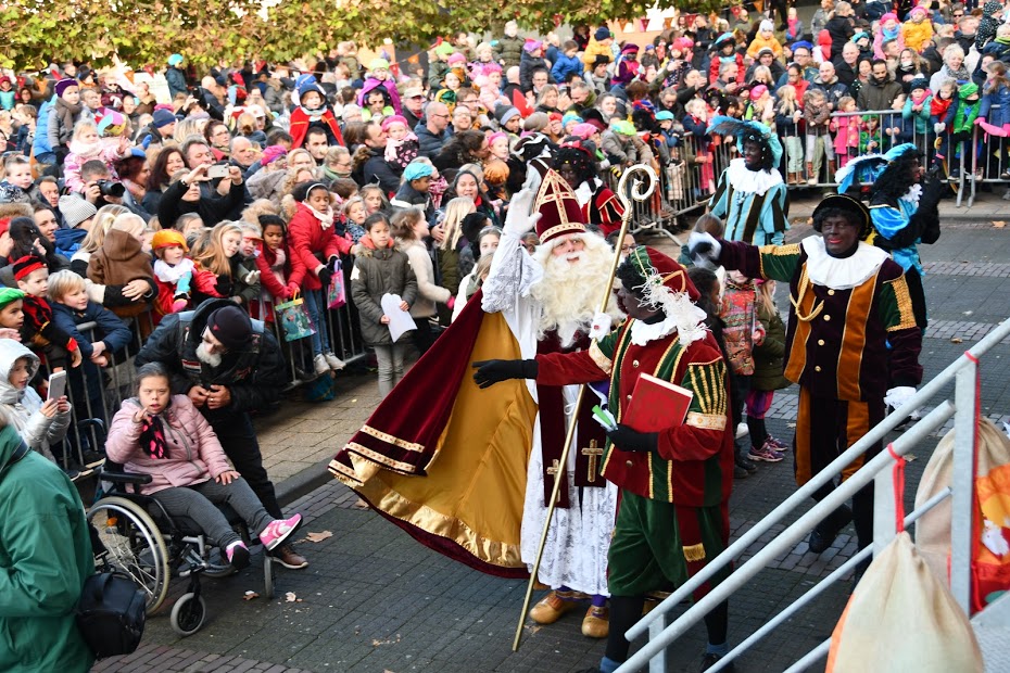 Massale belangstelling voor Sinterklaas