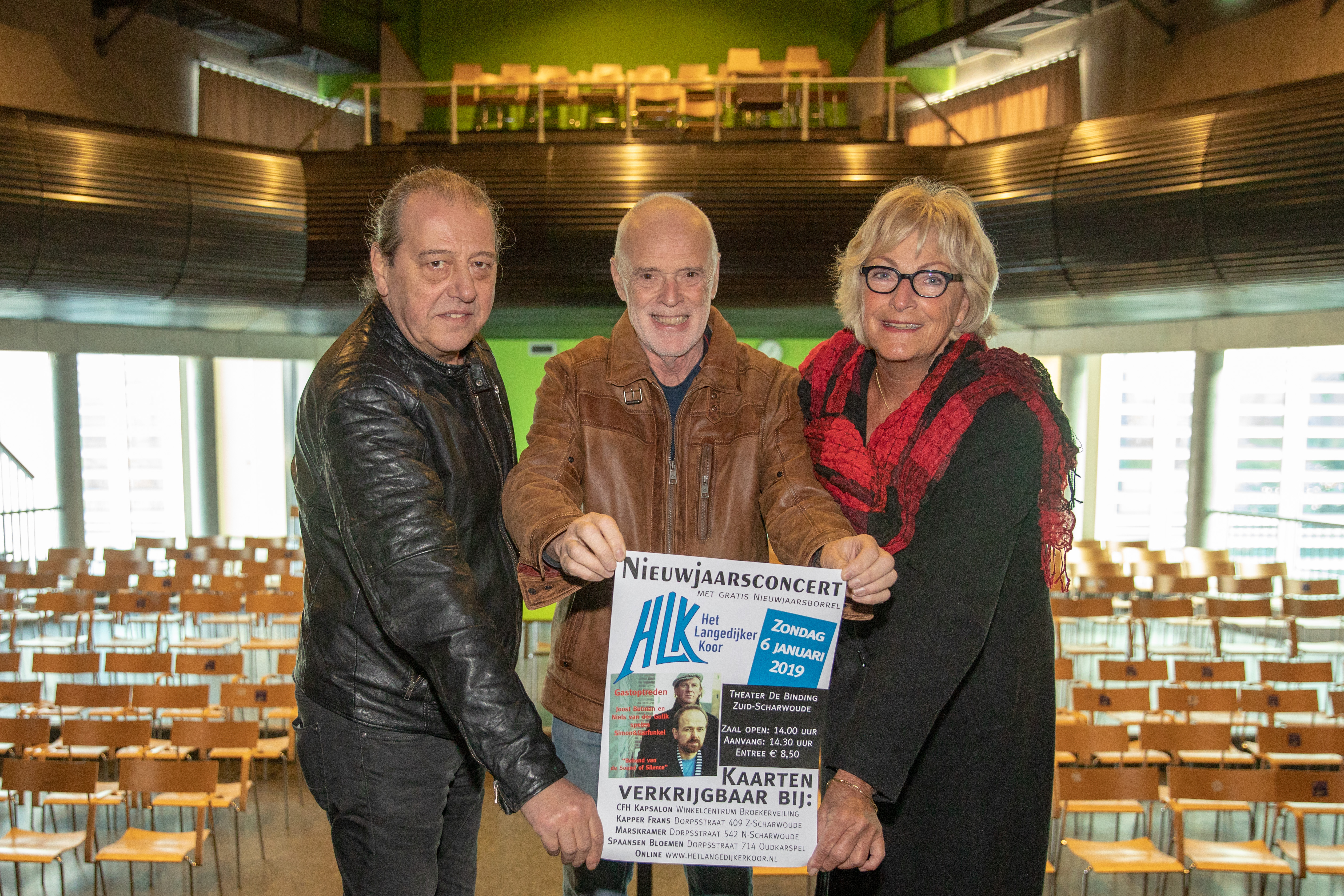 V.l.n.r. Dirigent Giancarlo Romita, voorzitter Henk Dölle en de voorzitter van de activiteitencommissie Jet Oomes. (Foto: Vincent de Vries/RM)