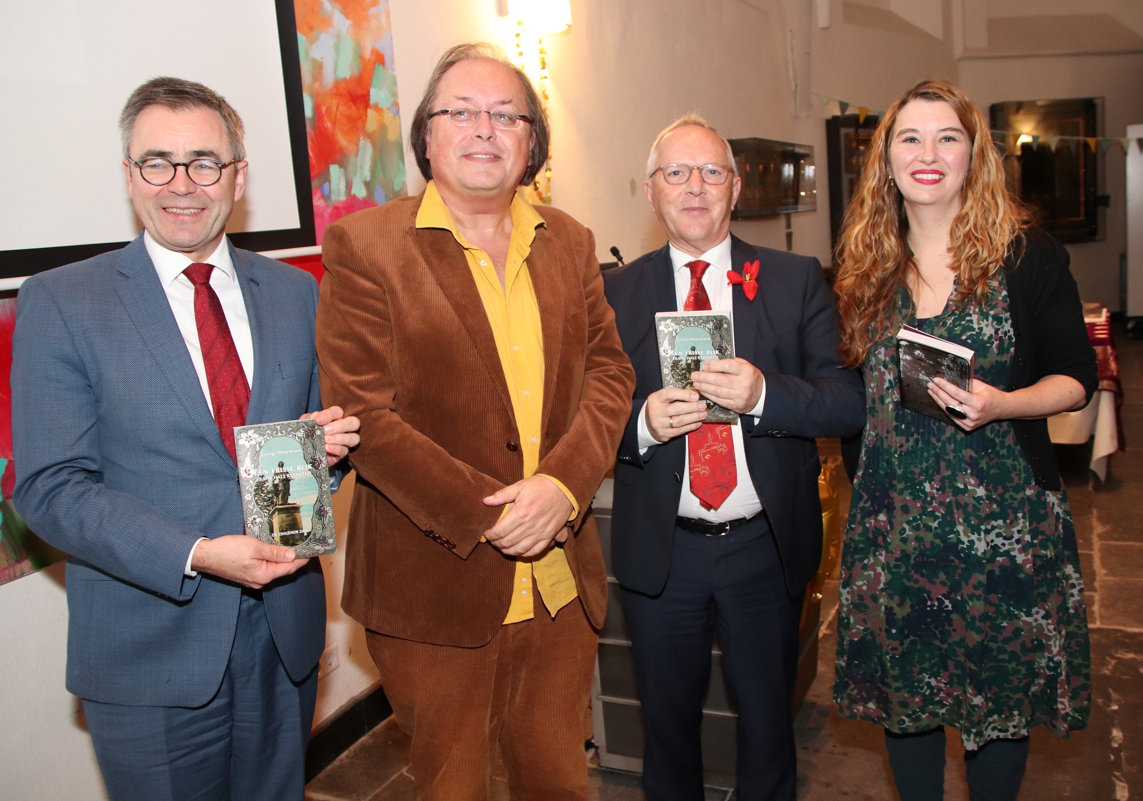 Van linksaf: Burgemeester Wienen, George Moormann, Lieuwe Zoodsma en Ann Demeester (Foto: Willem Brand)