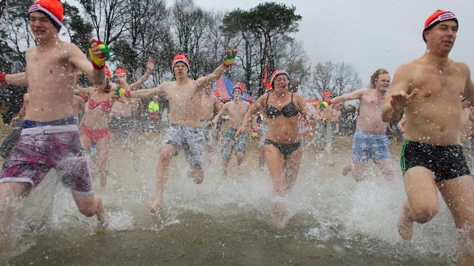 Nieuwjaarsduik verbonden met goede doelen. (Foto: aangeleverd)