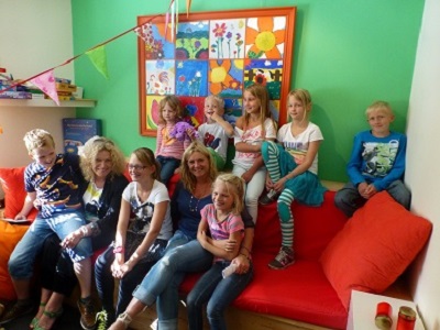 Kinderen komen eens in de twee weken naar het inloophuis om te praten en te spelen tijdens Kindertijd. (Foto: aangeleverd)