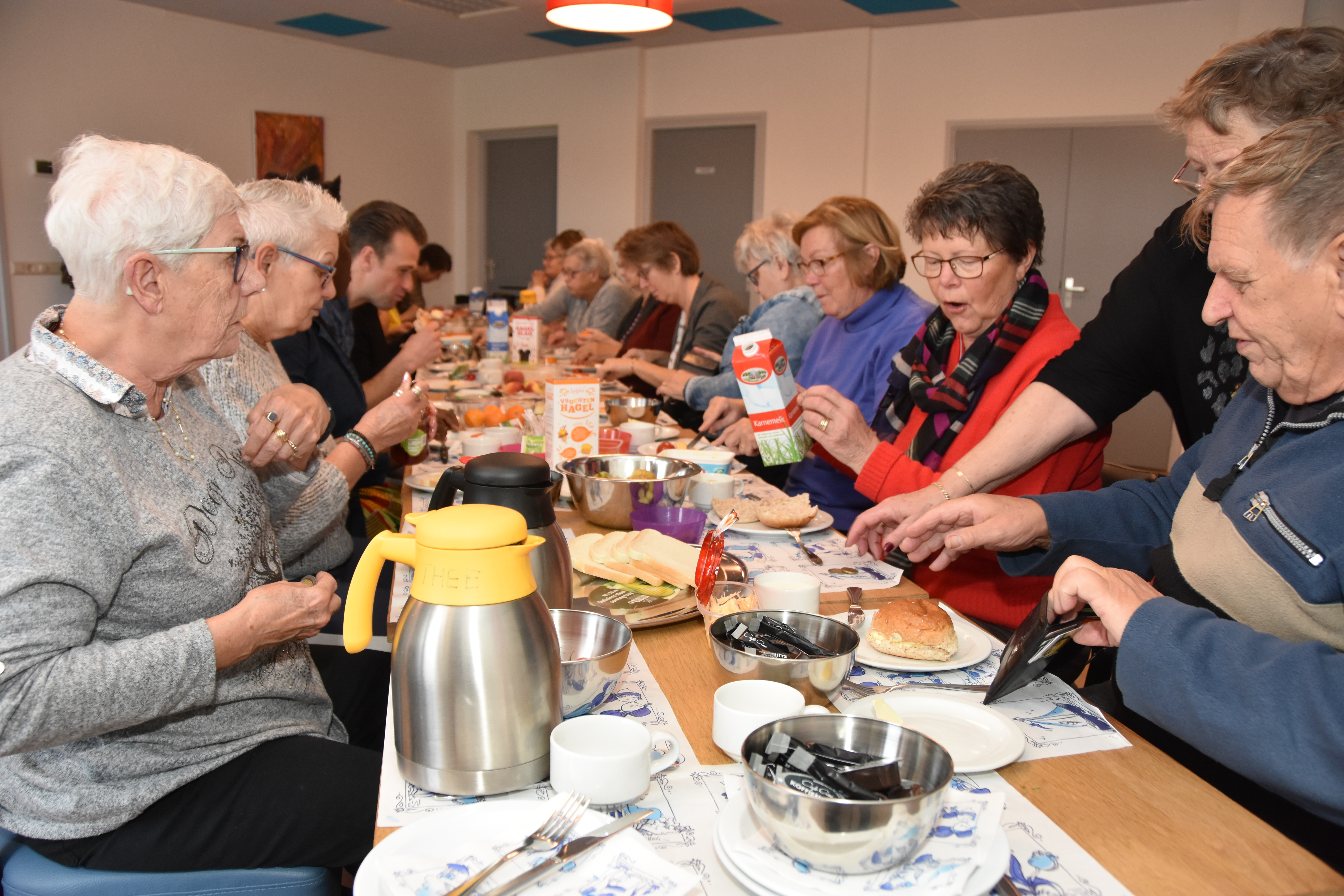 De lunchactiviteit bij buurthuis IJsselzand wordt elke week drukker bezocht. (Foto: aangeleverd)