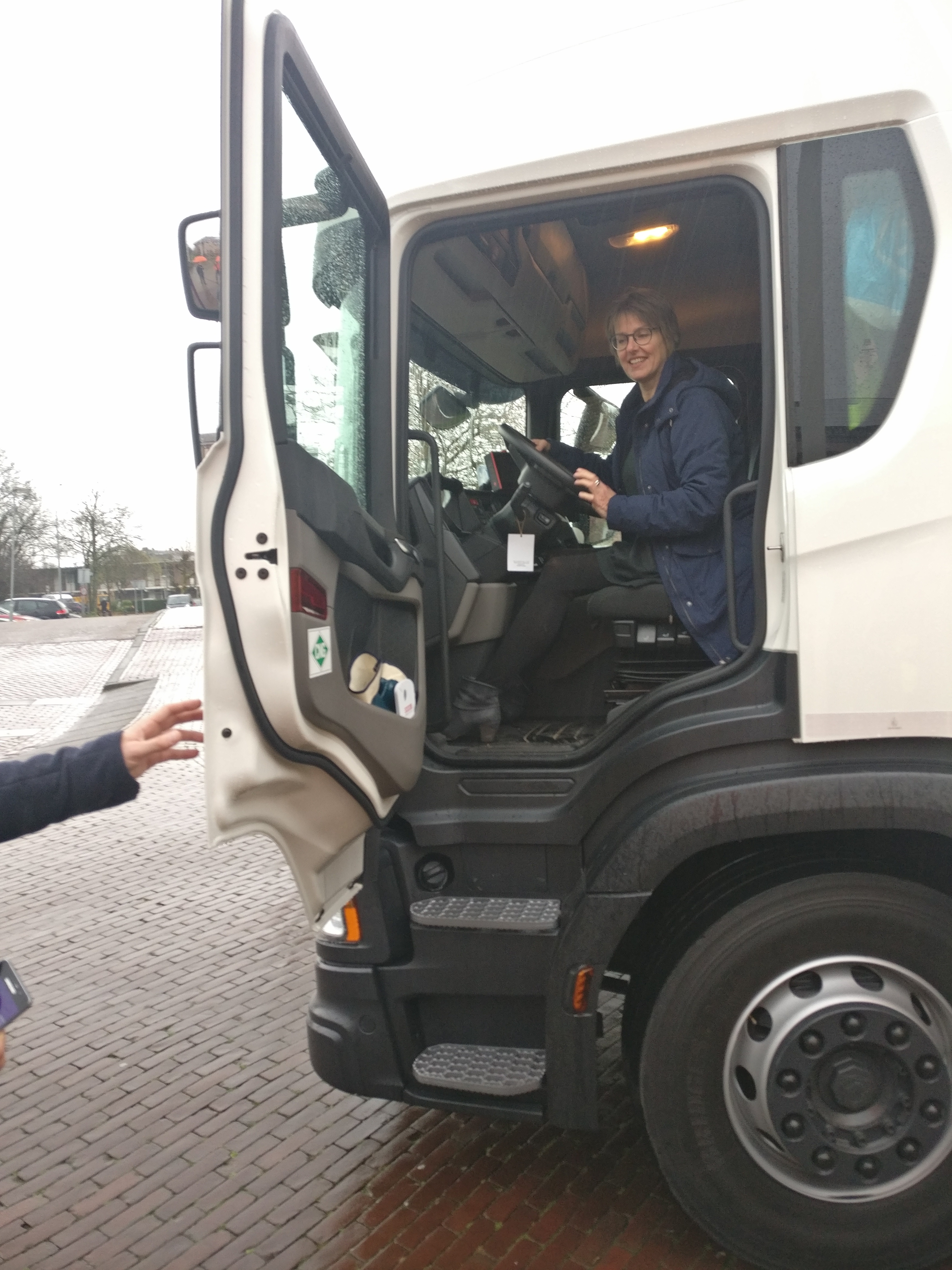 Schone afvalinzameling in Waterland met duurzame auto's