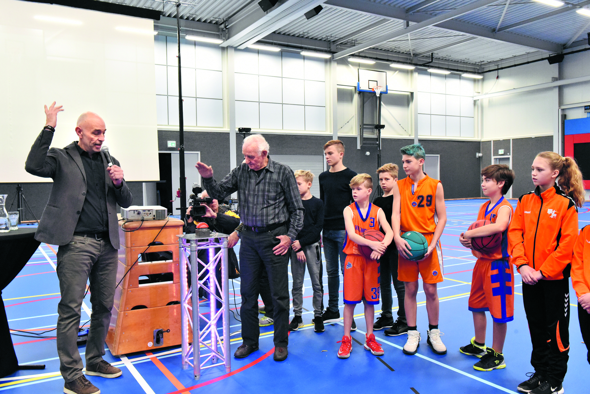 Sporthal De Seinpaal feestelijk geopend