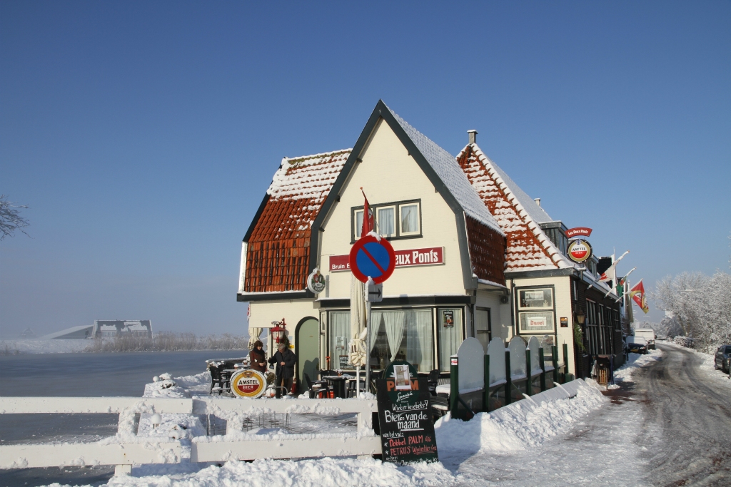 Les Deux Ponts in de sneeuw. (Foto: aangeleverd)