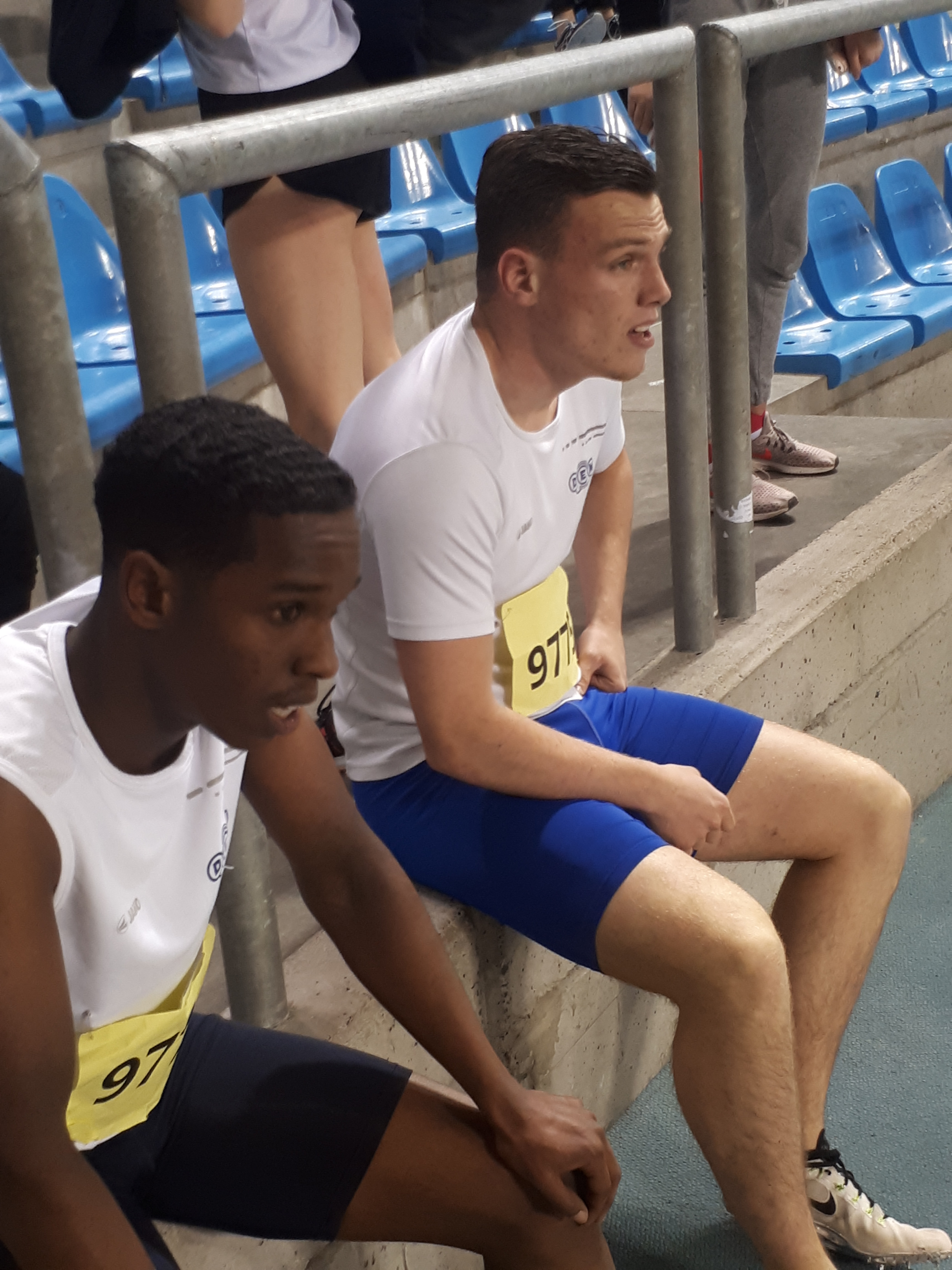 Jamaal Awad en Jordy Kluft uithijgend na hun 300 meter. (Foto: Aangeleverd)
