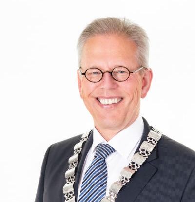 Burgemeester Don Bijl gaat zich de komende weken beraden.