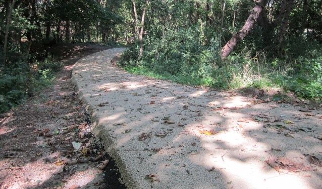 Het wandelpad met een laag asfalt tussen de Eerste en Tweede Slag in de duinen in Rockanje houdt de Westvoornse politiek bezig
