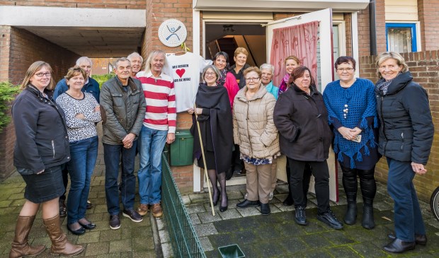 De leden van de Bewonersgroep waren bij de onthulling aanwezig