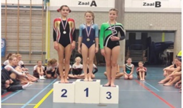 RTC-turnster Eva van Oeveren won een zilveren medaille in de turncompetitie van Voorne-Putten en Rozenburg.