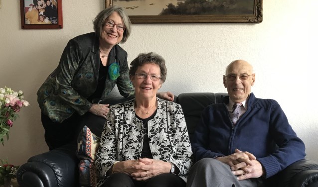 Burgemeester Mirjam Salet kwam het Bruidspaar feliciteren.