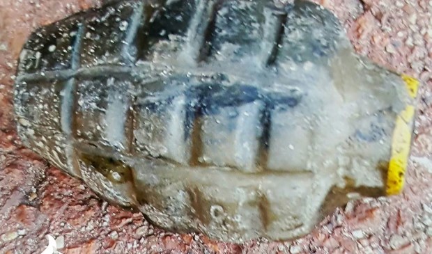 Bovenstaande foto is gemaakt door een bezorgde getuige die de jongens heeft zien magneetvissen. De getuige heeft de foto aan ons gegeven.