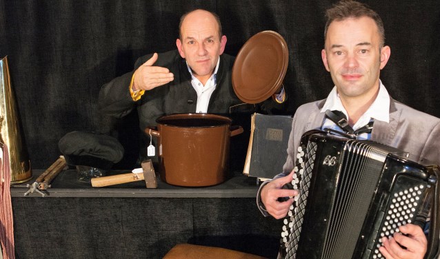 Verhalenverteller Kees Posthumus en accordeonist Juul Beerda presenteren bekende en minder bekende voorlieden van de Reformatie.
