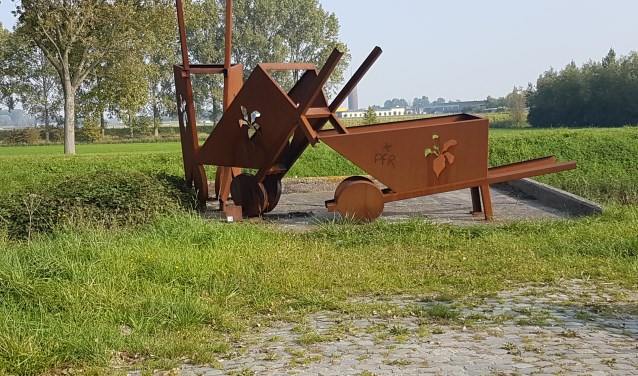 In de kern Dirksland ligt de nadruk op het verhaal van de bietenkade in relatie met het dorp. (foto: Nick Ehbel)