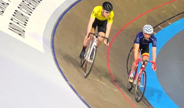 Lennart Reijtenbagh (links) draaide in de Zesdaagse van Rotterdam als junior goed mee in de strijd om de Talents Cup.