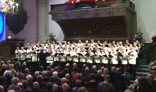 De Catharijnekerk was tot de laatste plaats bezet (Foto: Joost de Koning)