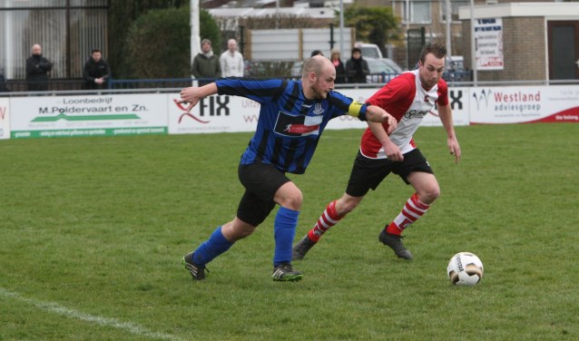 Jesper Lakerveld scoorde bij GHVV '13 de 0-2, maar blesseerde zich ook aan een hamstring. * Archieffoto: Wil van Balen.
