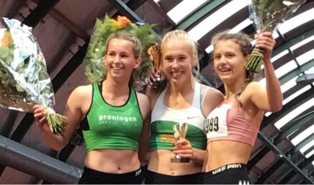 Joyce van Welie (midden) werd vorig weekeinde in Zoetermeer Nederlands kampioene -14 jaar op de meerkamp.