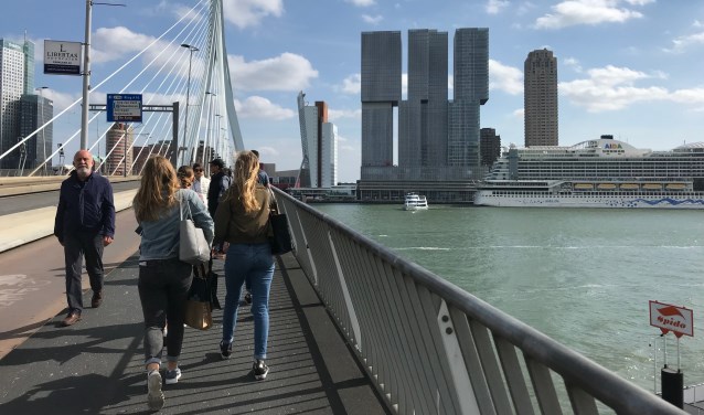 Na een excursie naar Rotterdam op donderdag werd de week afgesloten met een gezamenlijk kunstproject.