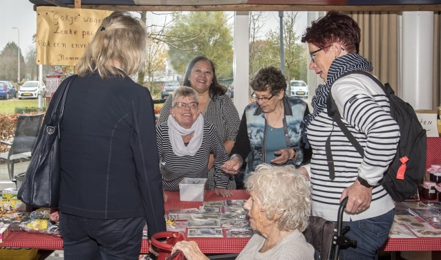 Er was van alles te koop op de gezellige winterfair (Foto: Jos Uijtdehaage)