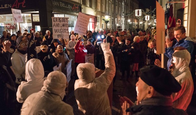Op pakjesavond 5 december is het weer tijd voor de traditionele Maskerade