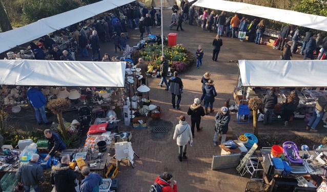 De rommelmarkt in Tinte wordt ieder jaar goed bezocht