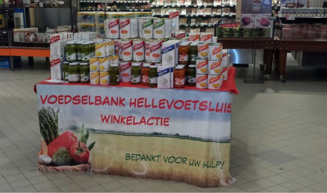 De rekken van de Voedselbank zijn weer gevuld