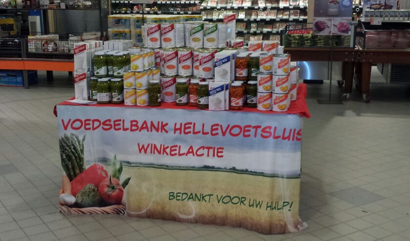 De rekken van de Voedselbank zijn weer gevuld