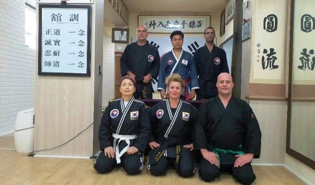 De leden van Hakidovereniging Jinmu Kwan Nederland tijdens hun bezoek aan aan Zuid-Korea.