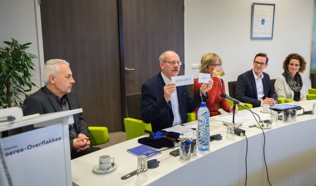 De partij 'Jezus Leeft' van Wim Nagtegaal kreeg nummer 9 door loting. (Foto Wim van Vossen)
