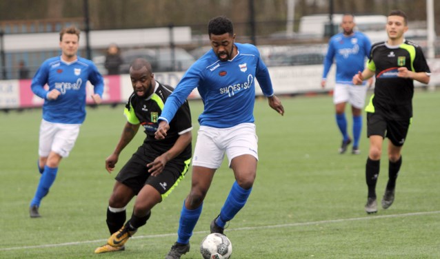 SC Botlek stond zaterdag nog met acht man in het veld tegen Rijnmond Hoogvliet Sport en verloor met 0-2.