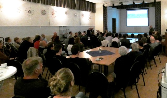 Het Stadsoverleg (dorpsraad Stad aan het Haringvliet) organiseerde op 5 maart een goedbezochte bijeenkomst in dorpshuis 't Trefpunt.