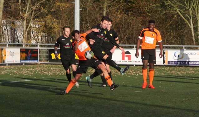 Ivane Matale scoorde de 3-2 voor Rockanje in het duel met IJVV De Zwervers. * Archieffoto: Wil van Balen.
