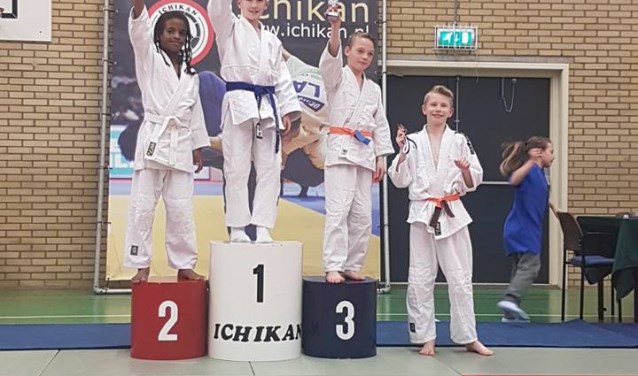 Joey Lillis (3) en Sander de Jong (4) weerden zich goed namens JC Ichikan.