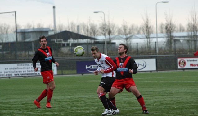 Alexander van Dommelen opende de score voor Brielle in de uitwedstrijd bij Nieuw-Lekkerland. * Archieffoto: Wil van Balen.