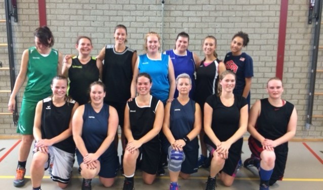 Een teamfoto tijdens een van de trainingen