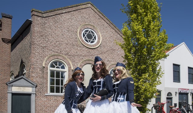 De muziek op straat maakte de sfeer in de Brielse binnenstad helemaal compleet (Foto: Jos Uijtdehaage)
