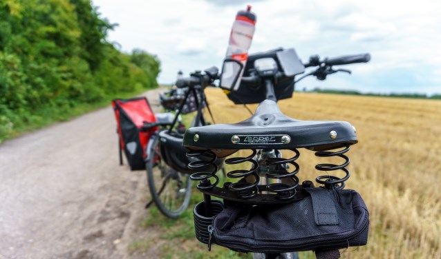 De route gaat langs mooie dijkjes en landweggetjes naar Brielle en Oostvoorne. Via Rockanje keert men dan terug naar Stellendam.