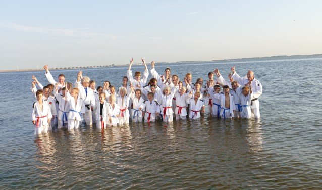 Judoclub Ichikan sloot vorige week vrijdag een mooi seizoen af op het strand van Rockanje.