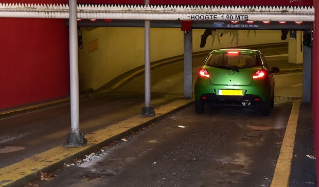 De garage is twee weekenden dicht.