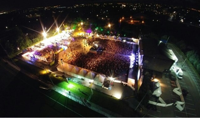 De Westland Kros vierde in juni haar eerste lustrum met optredens van Kensington, Nielson en Miss Montreal. Foto: (WB)
