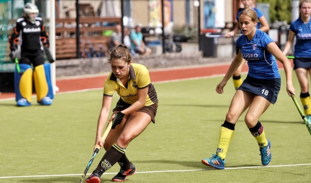De dames van HV Spijkenisse hadden een uitstekend start van de competitie door de 8-0 zege op Prinsenbeek. Fotografie: Peter de Jong