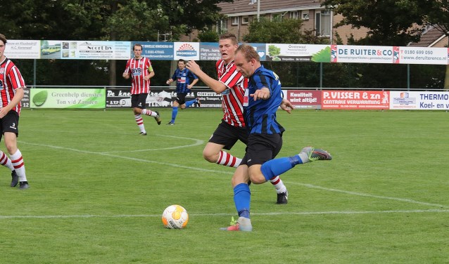 Glenn Stoffers scoorde voor Vierpolders in het bekerduel tegen MVV '27. * Foto: Wil van Balen.