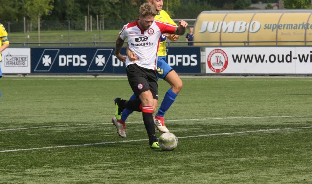 Michael van Dommelen scoorde de 2-2 voor Brielle in het bekerduel met Oostkapelle. * Foto: Wil van Balen.
