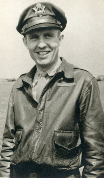 De 28-jarige kolonel van de Amerikaanse luchtmacht genaamd Arman Peterson. (foto: WO2G0)