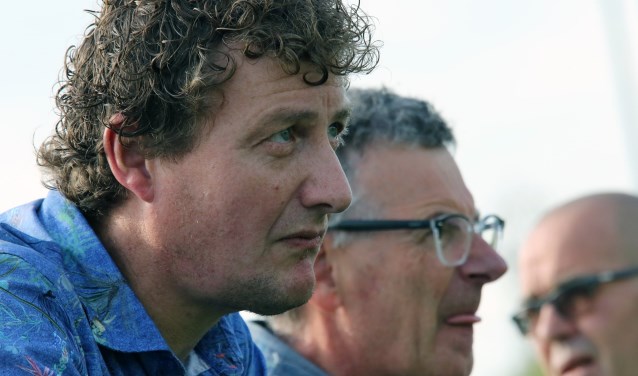 Paul Bestebreur tekende voor een derde jaar bij als trainer van Vierpolders en gaat de cursus TC2 volgen. (Archieffoto: Wil van Balen).