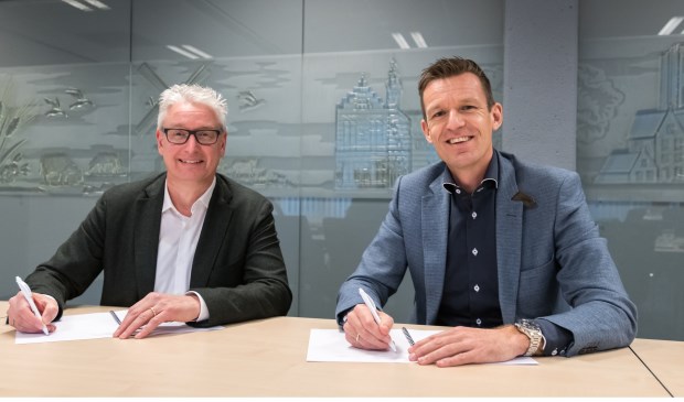 MIDDELHARNIS - Ondertekening beheerovereenkomst afvalwaterketen tussen gemeente (wethouder Daan Markwat) en waterschap (Heemraad Frank van Oorschot)