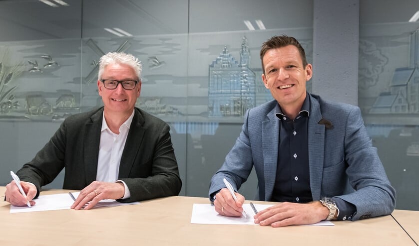 MIDDELHARNIS - Ondertekening beheerovereenkomst afvalwaterketen tussen gemeente (wethouder Daan Markwat) en waterschap (Heemraad Frank van Oorschot)